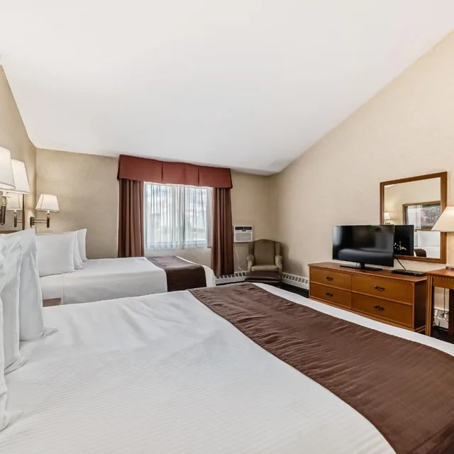 جناح جونيور، Stony Plain Inn & Suites 1/6