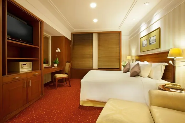 Executive, Suite, King Bed, Redtop Hotel Convention Center 1/6
