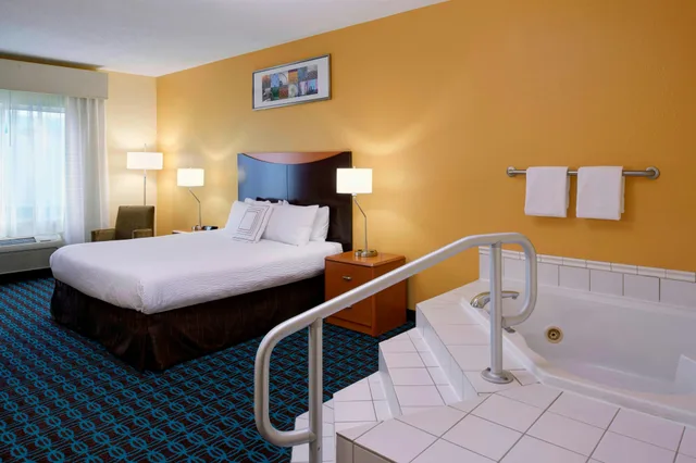غرفة، Fairfield Inn by Marriott Richmond 1/2