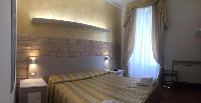 Room, Double or Twin Bed, Hotel Alinari 4/10