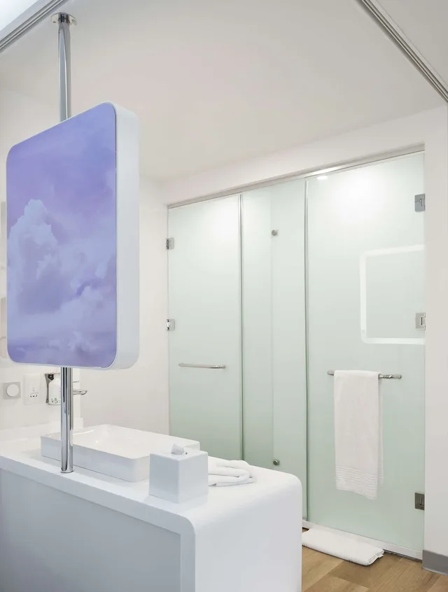 جناح جونيور بسرير كينج مع أريكة بمطبخ صغير، YOTELAIR Istanbul Airport AIRSIDE 4/4