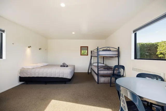 كابينة بسرير مزدوج وسرير فردي وسرير بطابقين، Kaikoura TOP 10 Holiday Park 3/7