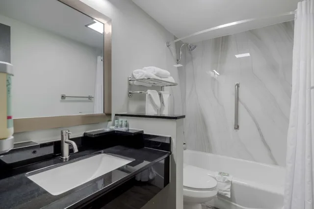 غرفة قياسية كبيرة بسريرين كوين، Best Western Corpus Christi Airport Hotel 3/3