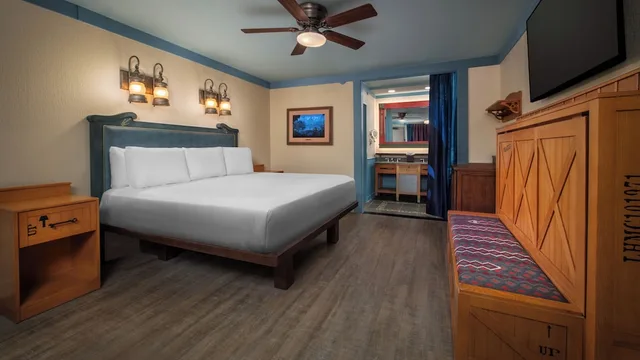 Room, King Bed, Murphy Bed, Accessible، Disneys Port Orleans Resort Riverside 1/3