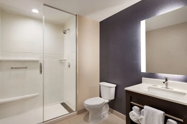 غرفة بسرير كينج، Residence Inn by Marriott New York JFK Airport 2/3