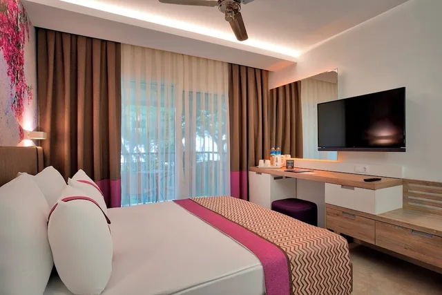 غرفة قياسية بسريرين منفصلين بإطلالة على البحر، Pirates Beach Club All Inclusive 9/10