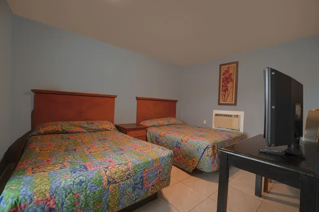 غرفة بسرير كوين، Texana Inn Edna By OYO 2/3