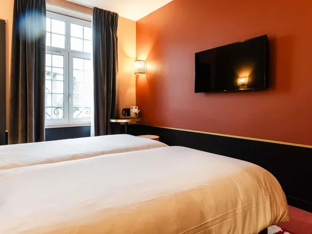 Room, Twin Beds, Old Town Side، Hotel Mercure Roscoff Bord de Mer 1/10