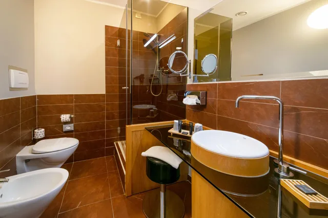 غرفة اقتصادية ثلاثية، Admiral Park Hotel 3/3