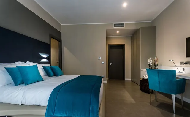 Classic, Queen Bed, Lifestyle Hotel Matilde Naples 1/5