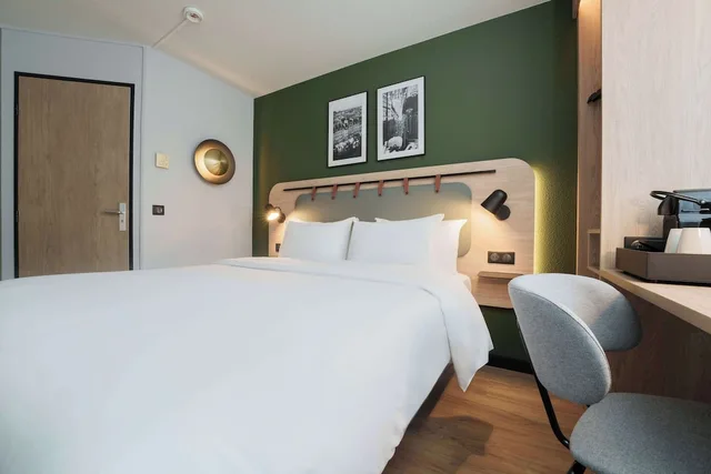 غرفة سوبيريور بسرير كينج، CAMPANILE PARIS OUEST - PTE DE CHAMPERRET LEVALLOI 2/10
