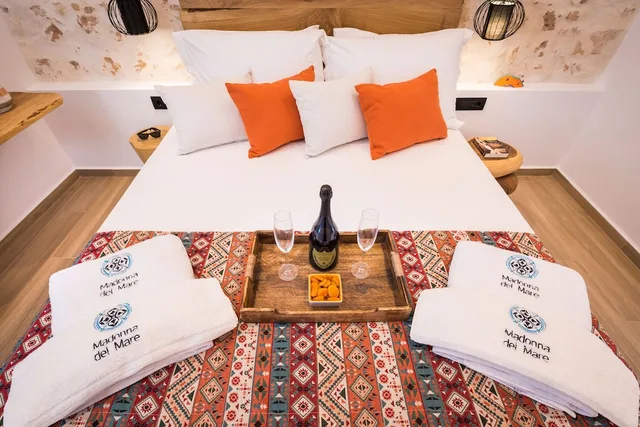 1 Bedroom, Suite, Queen Bed, No Balcony, 2 Sofa, Madonna Del Mare 4/7