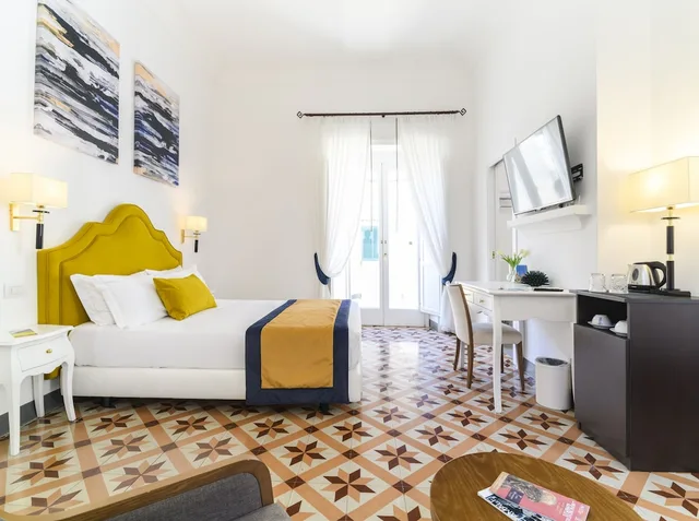 غرفة ديلوكس بسرير كينج بشرفة، Amalfi Luxury House 2/9