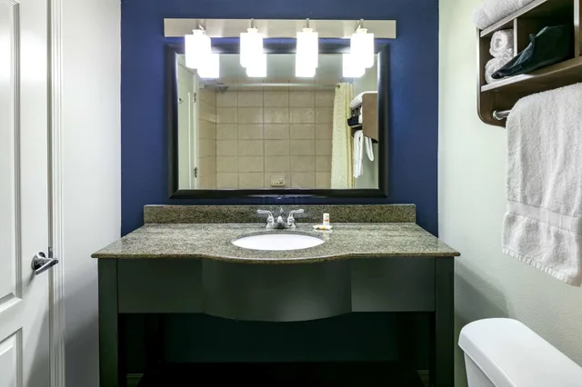 غرفة بسريرين كوين، La Quinta Inn & Suites by Wyndham Horn Lake / Southaven Area 3/3