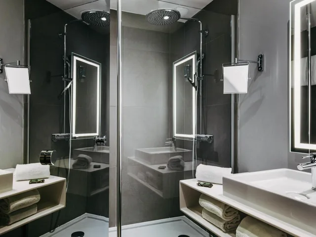 غرفة سوبيريور عائلية بسرير كوين مع أريكة، Novotel Paris Charles De Gaulle Airport 4/10