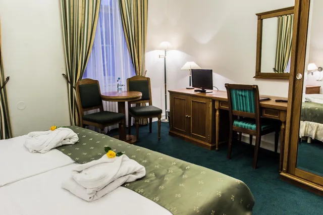 Room, King Bed, Castle View, Hotel Dvorak 4/4