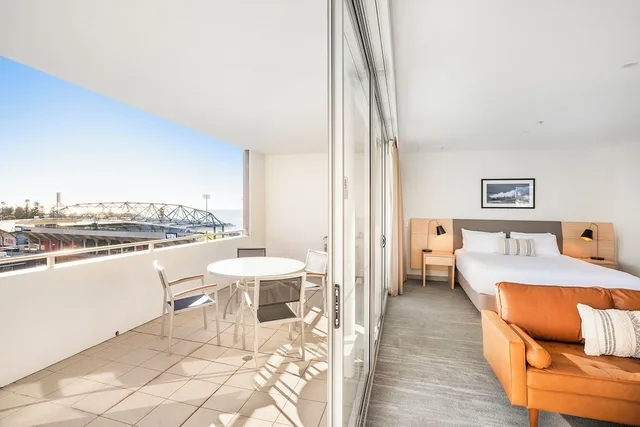 جناح سيغنتشر بسرير كينج بشرفة، Sage Hotel Wollongong 5/10