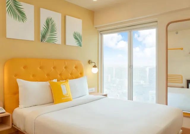 Standard, Queen Bed, Bloom Hotel - Saki Vihar Powai 1/3