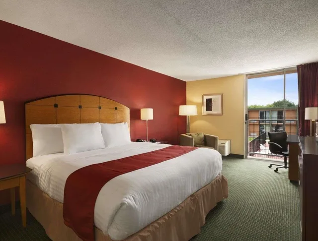 غرفة قياسية بسرير كينج، Baymont By Wyndham Salem Roanoke Area 5/10
