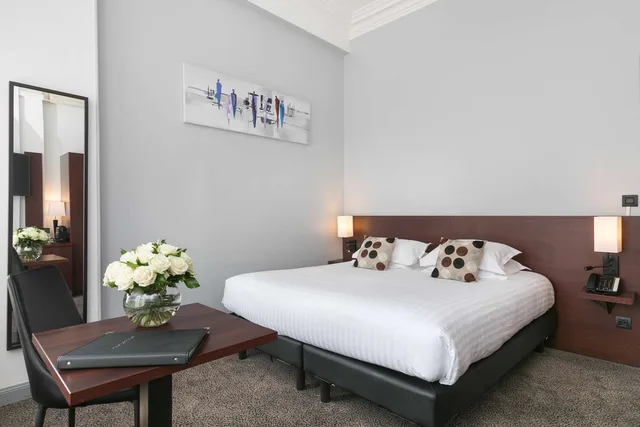 غرفة ديلوكس كبيرة بسرير كينج، Best Western Plus Hotel Brice Garden 6/9