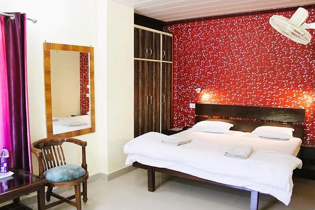 Heritage, Double or Twin Bed، Windsor Cottages 1/1