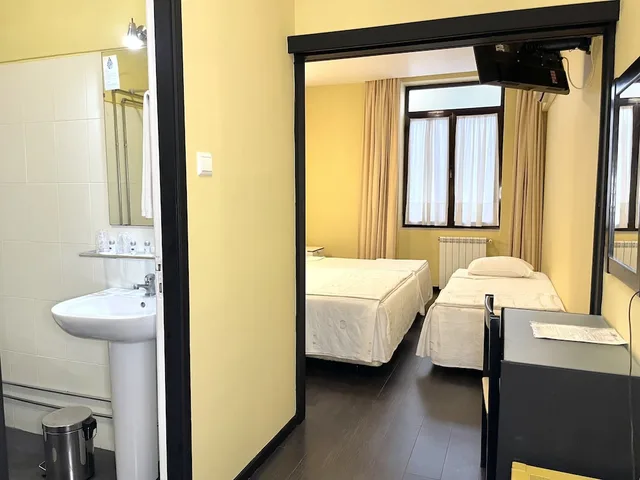 Family, Double and Twin Beds, Universal Hotel 4/4