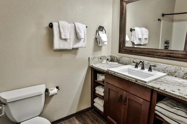 Deluxe, Studio, Suite, 2 Queen Beds, Mountain Side, Kitchenette، The Springs Resort and Spa 3/3