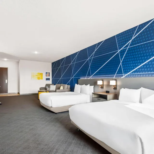 غرفة عائلية بسريرين كوين مع أريكة لذوي الإعاقة، Comfort Inn & Suites at Sanford Sports Complex 2/6
