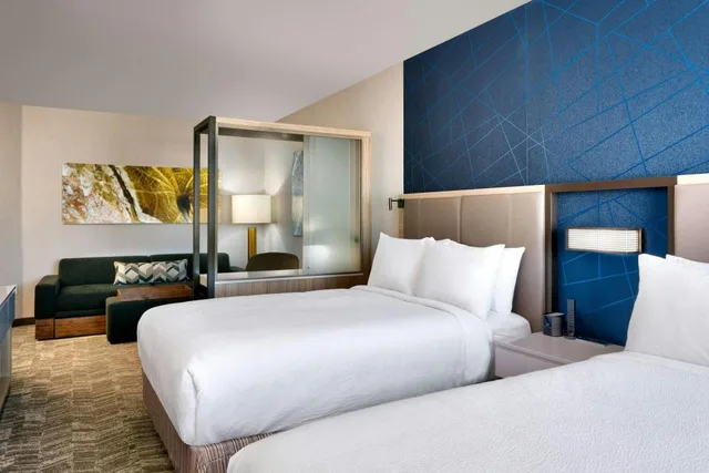 جناح بسريرين كوين مع سرير سحّاب إضافي مع أريكة لذوي الإعاقة، SpringHill Suites by Marriott Cottonwood 1/6