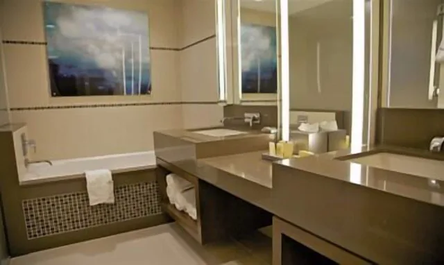 جناح جونيور بسريرين كوين، CHUMASH CASINO RESORT 2/3