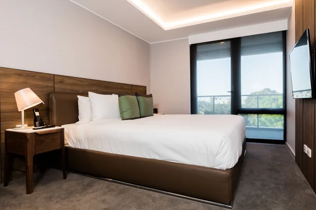 جناح ديلوكس بسرير كينج بشرفة بغرفة نوم واحدة، The Branksome Hotel & Residences 1/2