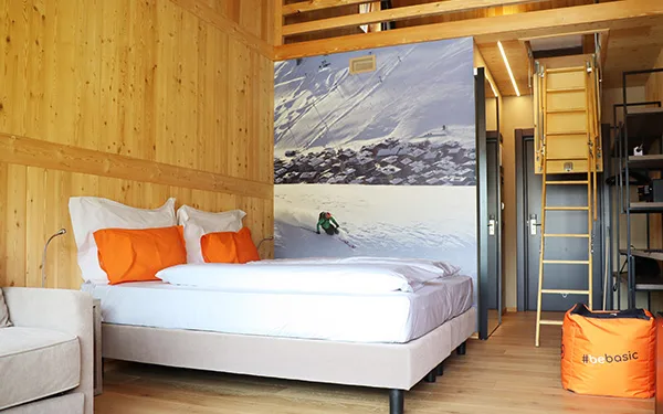Lodge, Attic، Montivas Lodge 1/6