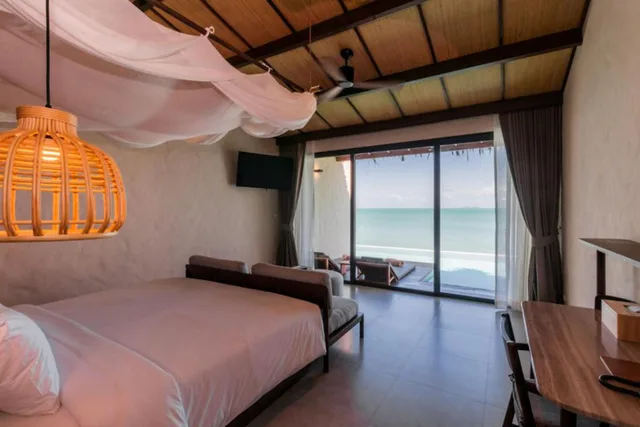 Ocean, Mountain, Beach Front, Pool Access، The Flow Samui Beach Resort 1/3