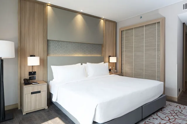 غرفة ديلوكس بسرير كينج بإطلالة على المدينة، LYFE Hotels Bhubaneswar 2/3