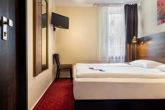 غرفة قياسية بسرير كوين، Hotel Leonet 5/5