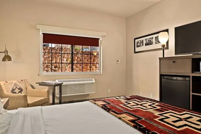 غرفة قياسية بسرير كوين لذوي الإعاقة، Arabella Hotel Sedona 2/3