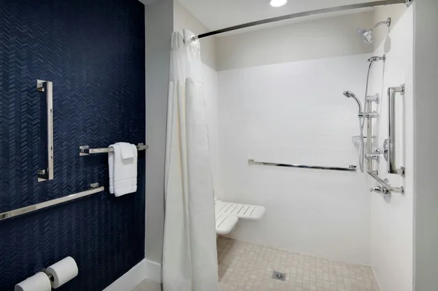 جناح، Fairfield Inn & Suites Columbia Downtown 2/2