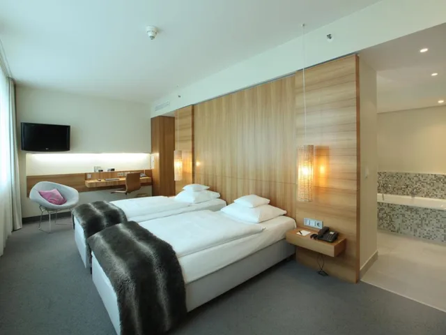 جناح جونيور، Lindner Hotel Berlin Ku'damm, part of JdV by Hyatt 1/4