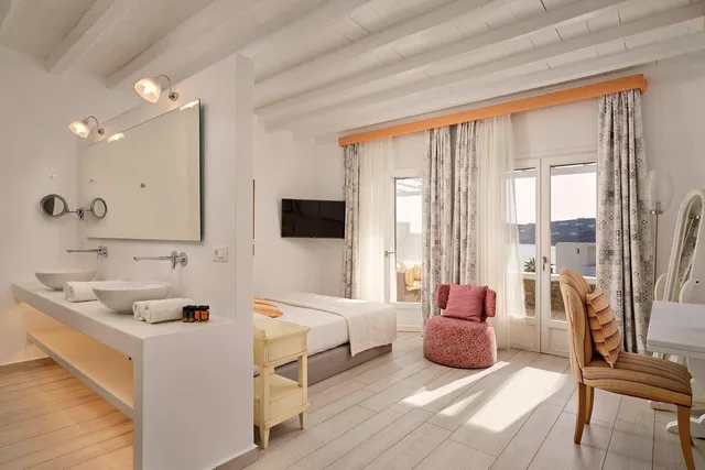 غرفة سوبيريور بإطلالة على البحر بمسبح خاص، Arte & Mare Elia Mykonos Luxury Suites & Spa 2/4