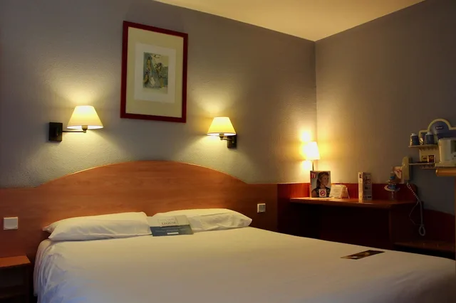 غرفة قياسية بسرير مزدوج، KYRIAD BOURGES SUD 1/2