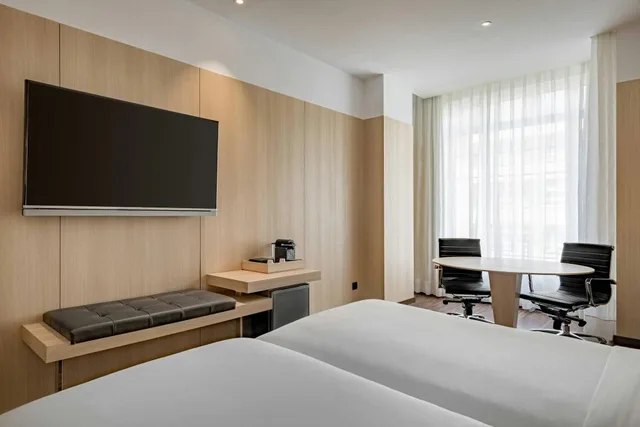 غرفة سوبيريور بسريرين منفصلين وثلاثة أسرّة، AC Hotel Burgos by Marriott 1/2