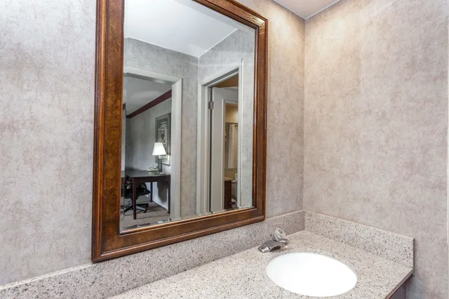 غرفة بسريرين مزدوجين لذوي الإعاقة، Days Inn & Suites By Wyndham Roseville/Detroit Area 4/5