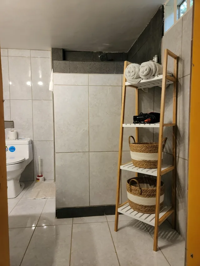 غرفة رباعية بسرير كينج وسريرين منفصلين بإطلالة على الحديقة، Hotel La Palapa 6/7