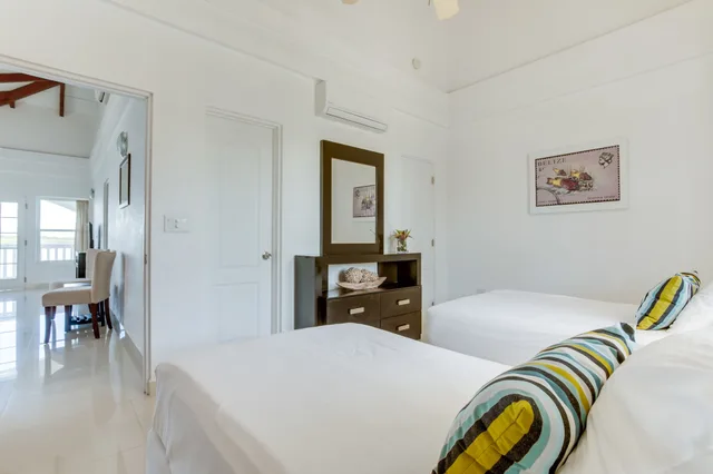 2 Bedrooms, Lagoon, Premier, 1 King and 2 Queen Beds, Bay View، Umaya Resort Adventures 1/8