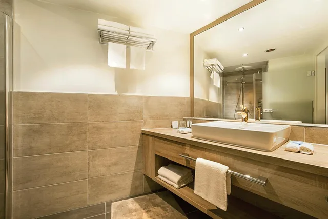 جناح جونيور بسرير كينج، Wyndham Grand Salzburg Conference Centre 1/1