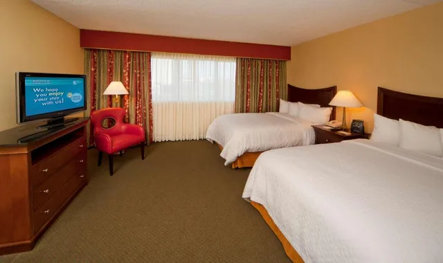 Presidential, 3 Rooms, Suite, 2 Bathrooms، Embassy Suites by Hilton Detroit Troy Auburn Hills 1/2