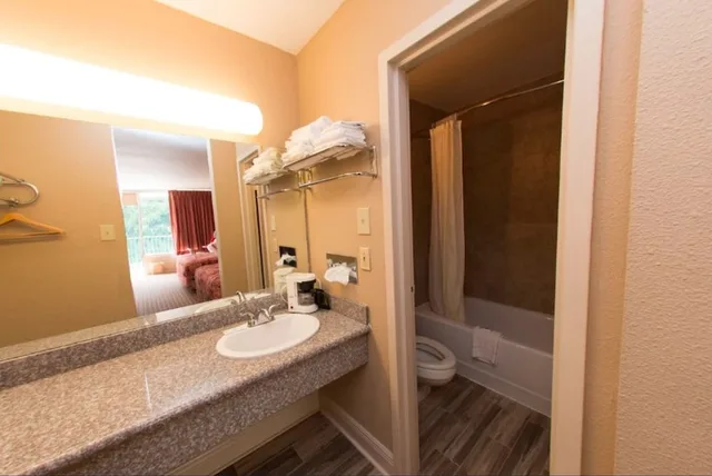 غرفة قياسية بسريرين مزدوجين، Hotel Audubon Baton Rouge Port Allen I-10 4/5