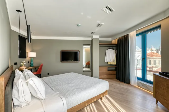 2 Bedrooms, Suite, King and Queen Bed, Acropolis View, Balcony، Bob W Eolou 2/9