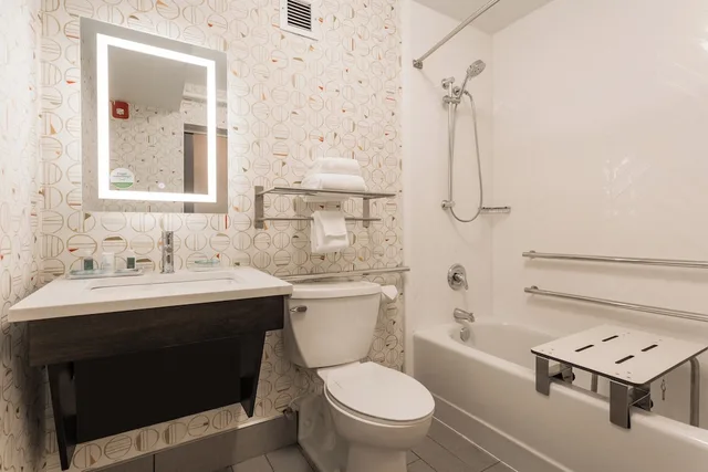 Premium, King and Queen Bed, Holiday Inn Boone - University Area, an IHG Hotel 2/3