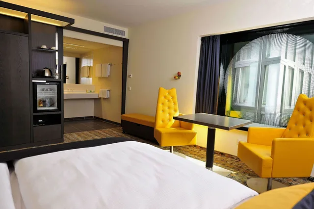 Superior, Twin Beds, Arcotel Onyx Hamburg 4/7